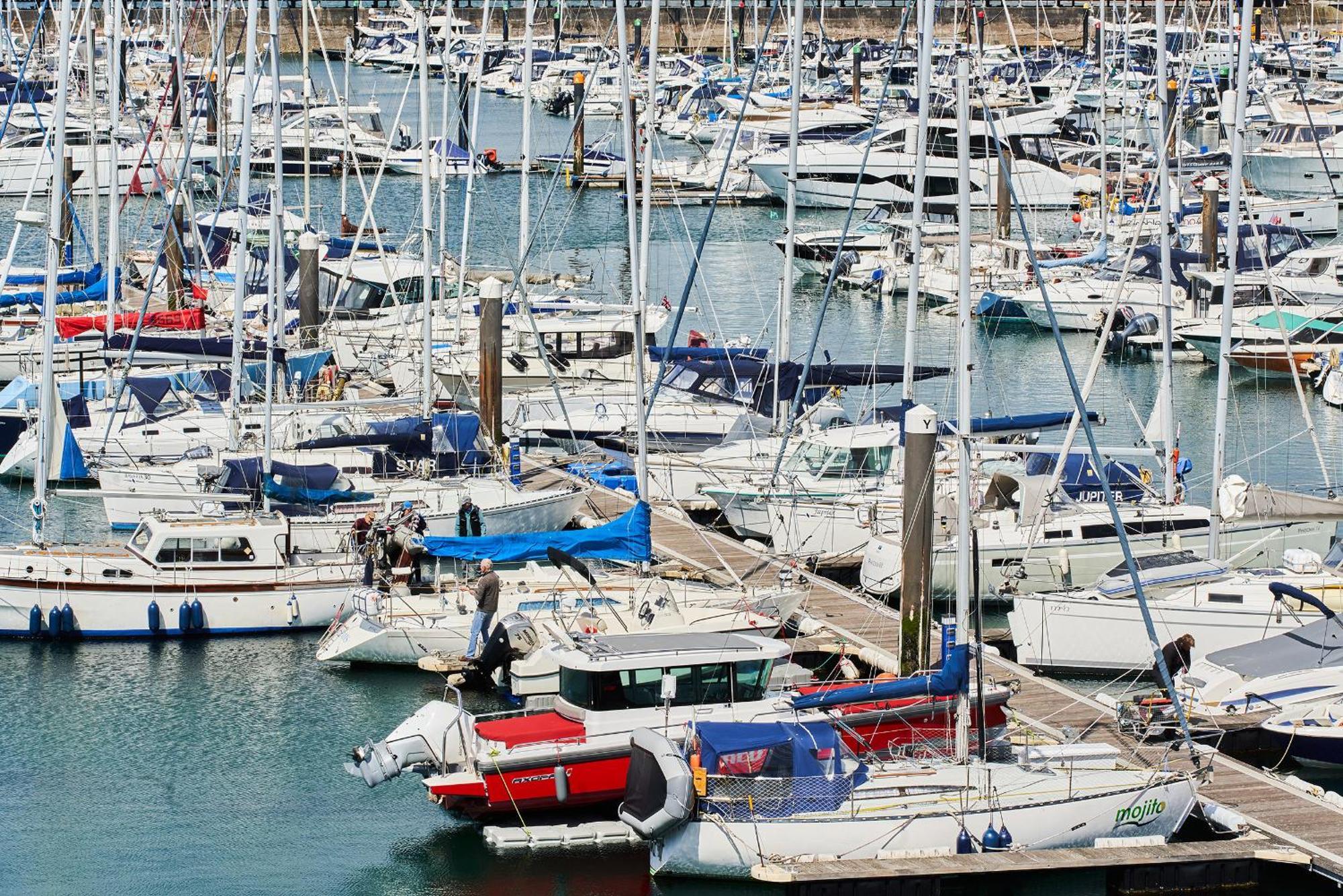 Апартаменти Harbour Breeze - Contemporary Waterside Bolthole On Torquay'S Iconic Marina Екстер'єр фото